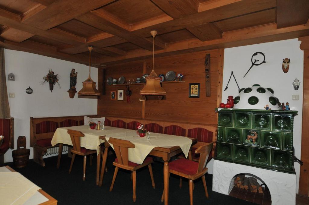 Fruehstueckspension & Appartements Eugenie Kitzbühel Esterno foto