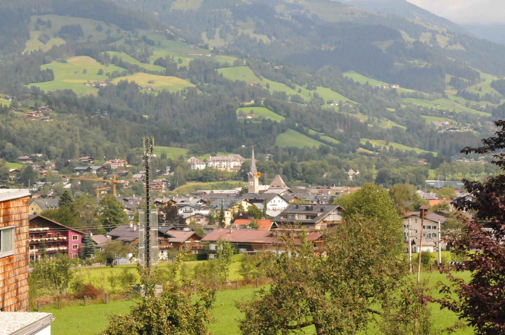 Fruehstueckspension & Appartements Eugenie Kitzbühel Esterno foto